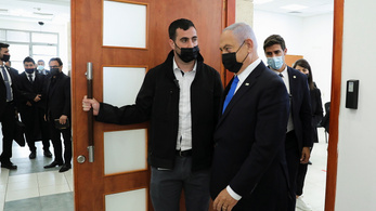 Elkezdődött a korrupciós ügy tárgyalása, Benjamin Netanjahu boszorkányüldözést emleget