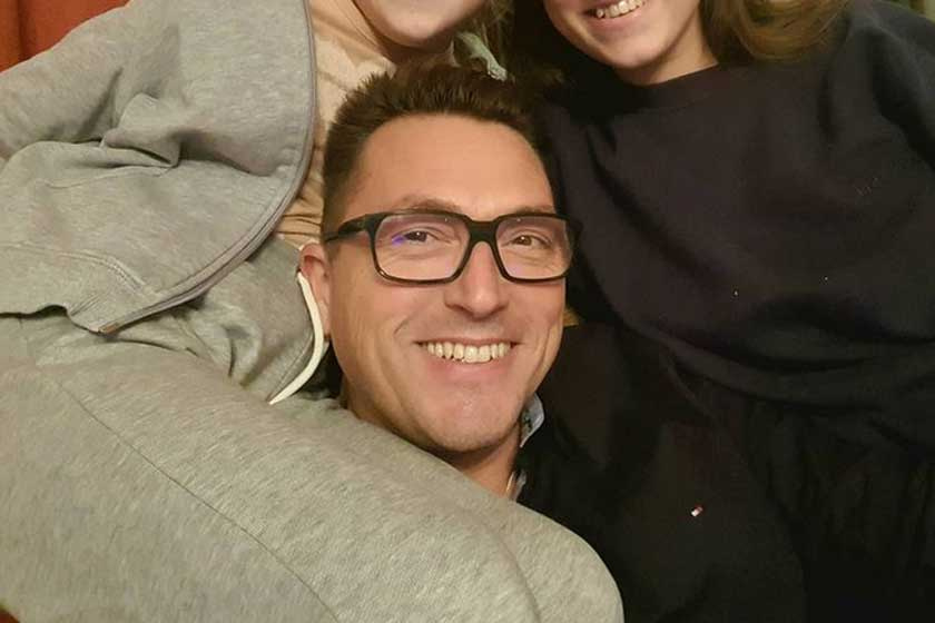 Ákos mind a 3 lányával: az énekes ritka közös családi fotót posztolt