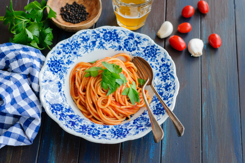 paradicsomos fokhagymás spagetti recept