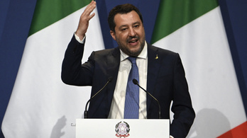 Az ügyvédek szerint Salvini szenvedést okozott, az ügyészség máshogy látja