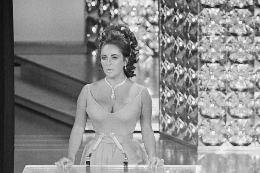 Elizabeth Taylor pazar luxusékszereinek története: a legértékesebbet Richard Burtontől kapta