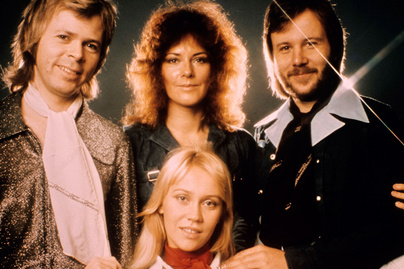 Az ABBA Fridája így fotózkodott bikiniben: ritka felvételen az énekesnő