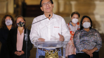 Belebukott a vakcinabotrányba, tíz évre eltiltották közhivatal viselésétől Peru elnökét
