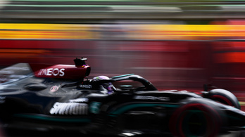 Extrém szoros időmérő után Lewis Hamilton a pole-ban!