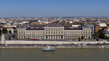 SRF: a Fideszhez közel álló embereknek játsszák át a magyarországi közvagyont