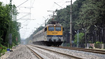Pályahiba miatt késnek a vonatok a Balatonnál