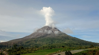 Kitört a Sinabung vulkán