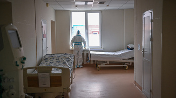 Romániában csökkent az intenzív osztályon ápolt Covid-betegek száma