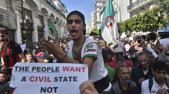 Feloszlatták a rendőrök a kormányellenes tüntetést Algéria fővárosában