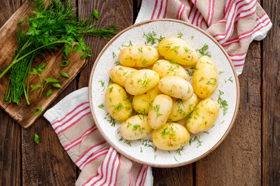 Illatos vajas, kapros újkrumpli: a legfinomabb tavaszi köret