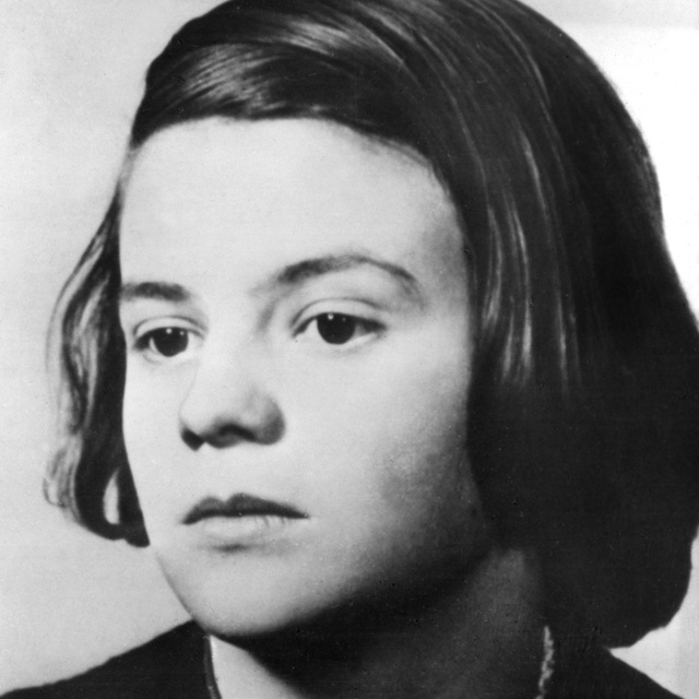 A háború ellen küzdött, 21 évesen kivégezték a német diáklányt: a náci ellenállás jelképe lett Sophie Scholl