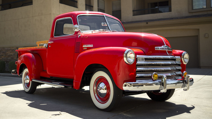 A pickupok eredetileg egy sor üléses, hosszú platós haszonjárművek voltak. Egészen a környezetvédelmi törvények megérkezéséig