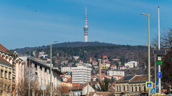 Újabb térfigyelő kamerákat telepítettek Pécs keleti városrészében