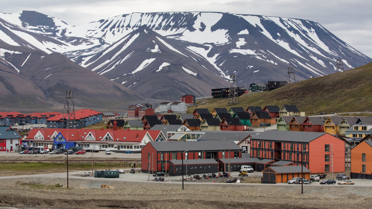 Ilyen az élet a világ legészakibb városában: tilos meghalni Longyearbyenben, de van mozi és diszkó is