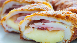 Goudával és baconnel töltött karajszeletek – így készítheted el a legegyszerűbben