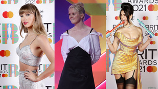 Brit Awards: szép nők dögösködtek egy rém ronda fal előtt
