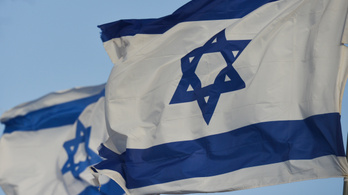 Izraeli zászlót égettek németországi zsinagógák előtt