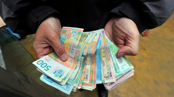 Szerbiában 214 ezer forintnyi dinár lesz az átlagfizetés