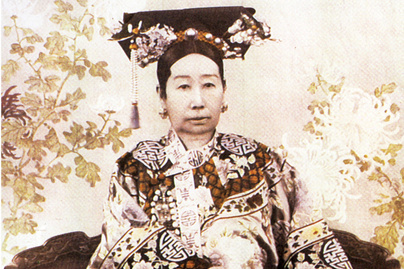 Az utolsó kínai uralkodónő, Ce-hszi ágyasból lett császárné: fél évszázadon át megtartotta a hatalmat