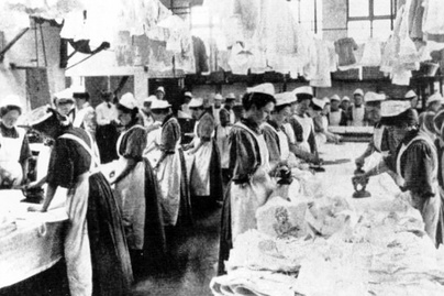 Apácák dolgoztatták éjt nappallá téve a bűnös nőket: az ír Magdolna-mosodák borzalmas titkai
