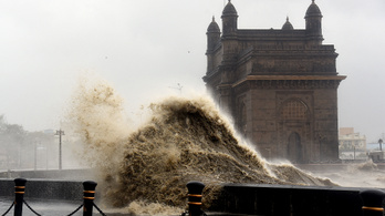 Félelmetes ciklon pusztít Indiában