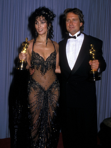 Cher és Michael Douglas a Academy Awards díjátadón 1988. április 11-én