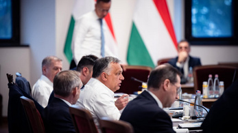 Orbán Viktor: A teljes kormány túl van az oltáson