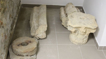 Fegyverekért ment a TEK, lopott régészeti leleteket találtak