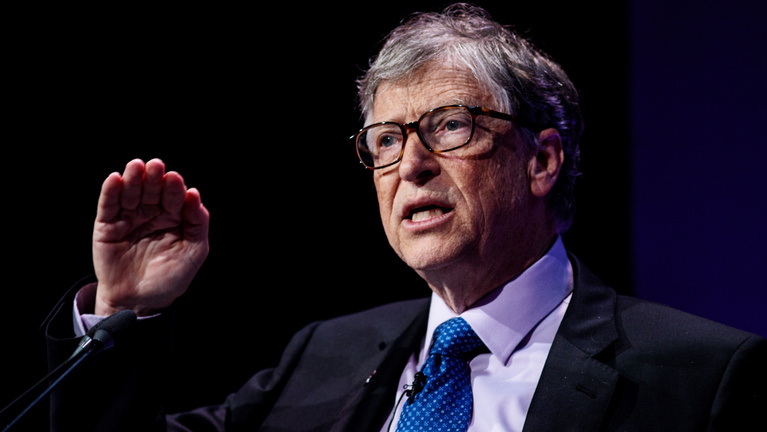 Miért barátkozott Bill Gates egy pedofillal?