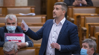 Kivonult a Jobbik a parlamentből, miután Kövér László megint elnémította Jakab Pétert