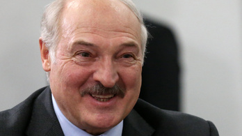 A belarusz elnök szerint a leszállásra kényszerített repülőgép személyzete maga döntött a landolás mellett