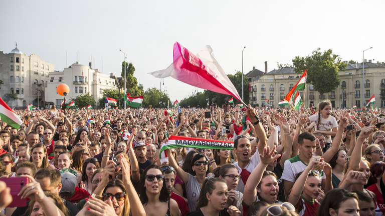 A foci-Eb mentheti meg a budapesti szállodák nyarát