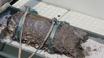 Kiemelték a bombát a Lánchídnál