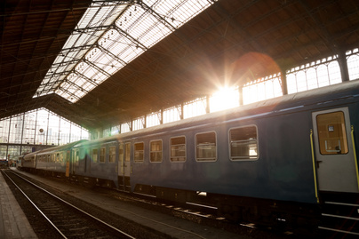 Ne lepődj meg, ha magyar költők verseit hallod a vasútállomáson: különleges kezdeményezést indított a MÁV