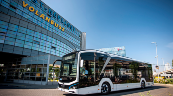 Száz elektromos busszal akar zöldíteni a Volánbusz