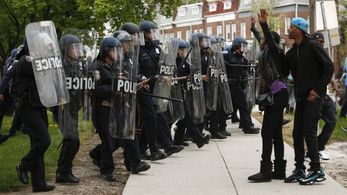 Amerika legbrutálisabb rendőreiről készít sorozatot a Drót atyja