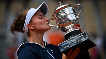 Krejcikova nyerte a női döntőt a Roland Garroson