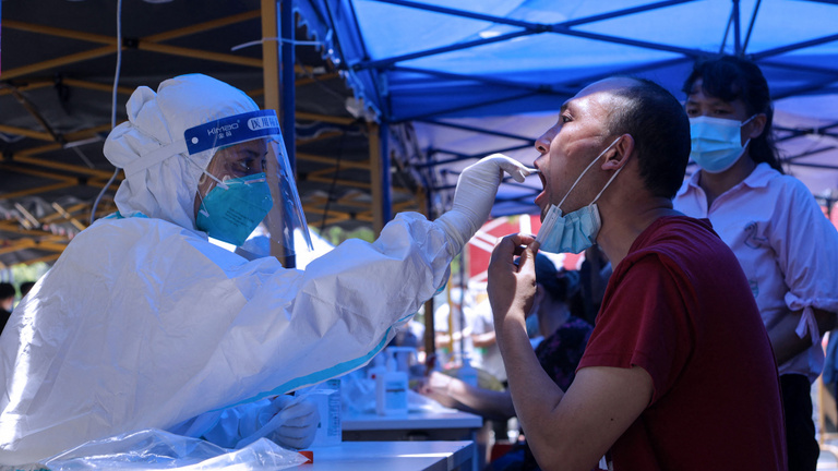 Javul a járványhelyzet Dél-Kínában, de a delta-mutáns súlyosabb tüneteket okoz