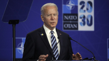Biden: Oroszország és Kína éket próbál verni a NATO tagjai közé