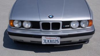 30 éves BMW M5, 400 ezer kilométerrel