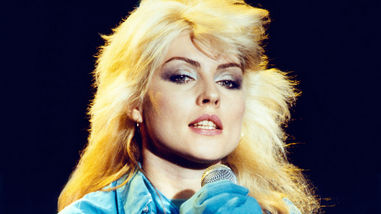 76 éves lett a Blondie énekesnője: így fest napjainkban Debbie Harry