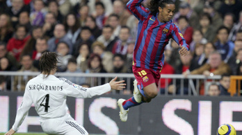 Ronaldinho jól elverte Sergio Ramost