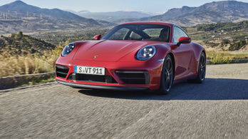 911 GTS: a Porsche arany középútja