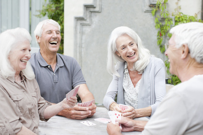 boldog idős emberek