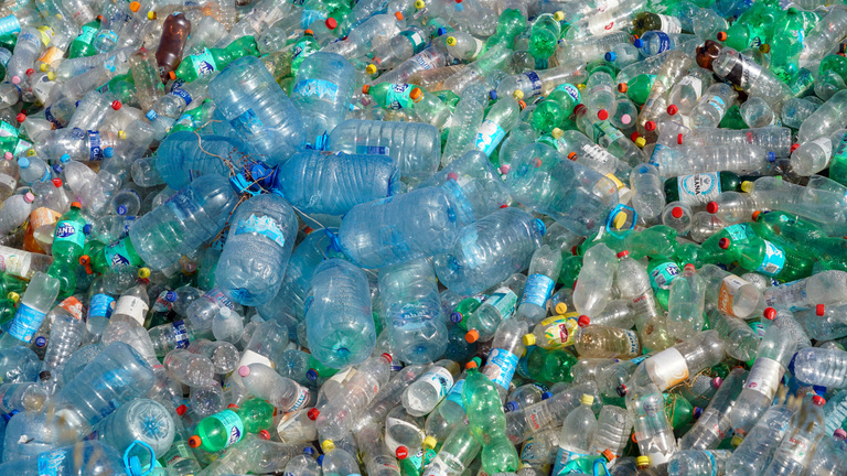 Több műanyag lenne az Adriában, mint hal