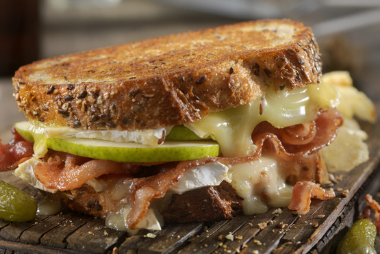 Körte-gouda-bacon szendvics – izgalmas kombináció, ami barna kenyérben lesz a legtökéletesebb