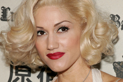 Gwen Stefani káprázatos menyasszony volt: az 51 éves énekesnő az otthonában mondta ki az igent