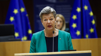 Véget vetne a gyerekek internetes zaklatásának az Európai Bizottság