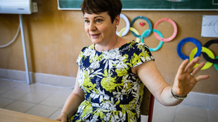 Velencén légkondicionált konténerekben tartja az óráit a térség egyik legkreatívabb tanítónője
