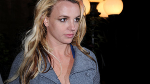 Britney Spears nyugdíjba ment, menedzsere felmondott, közeli ismerőse kitálalt